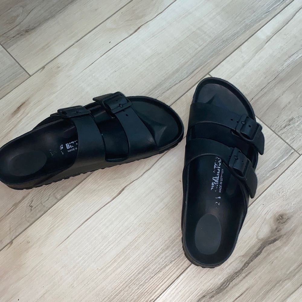 Black Birkenstock size 7